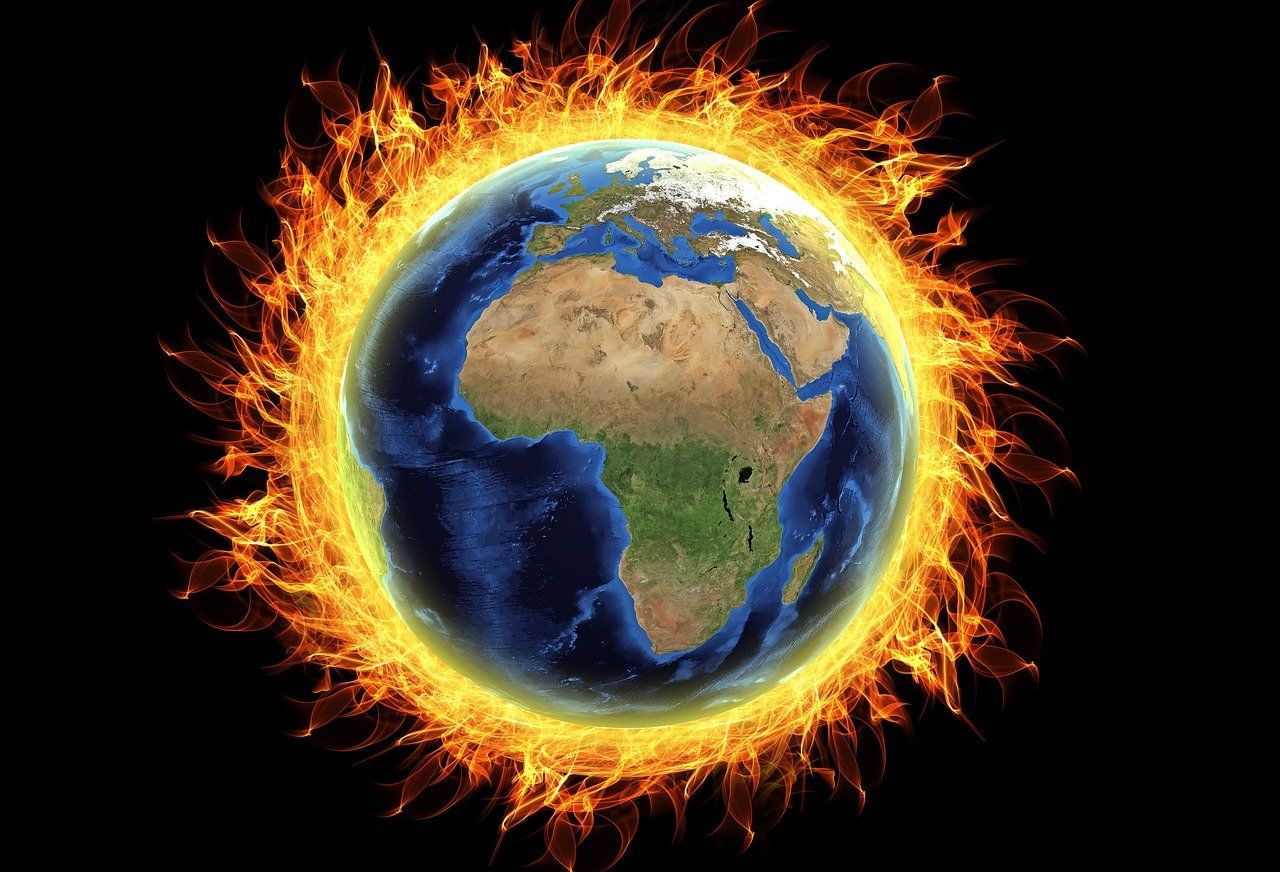 analyse des trajectoires de réchauffement climatique et de leurs impacts futurs sur l'environnement et la société.