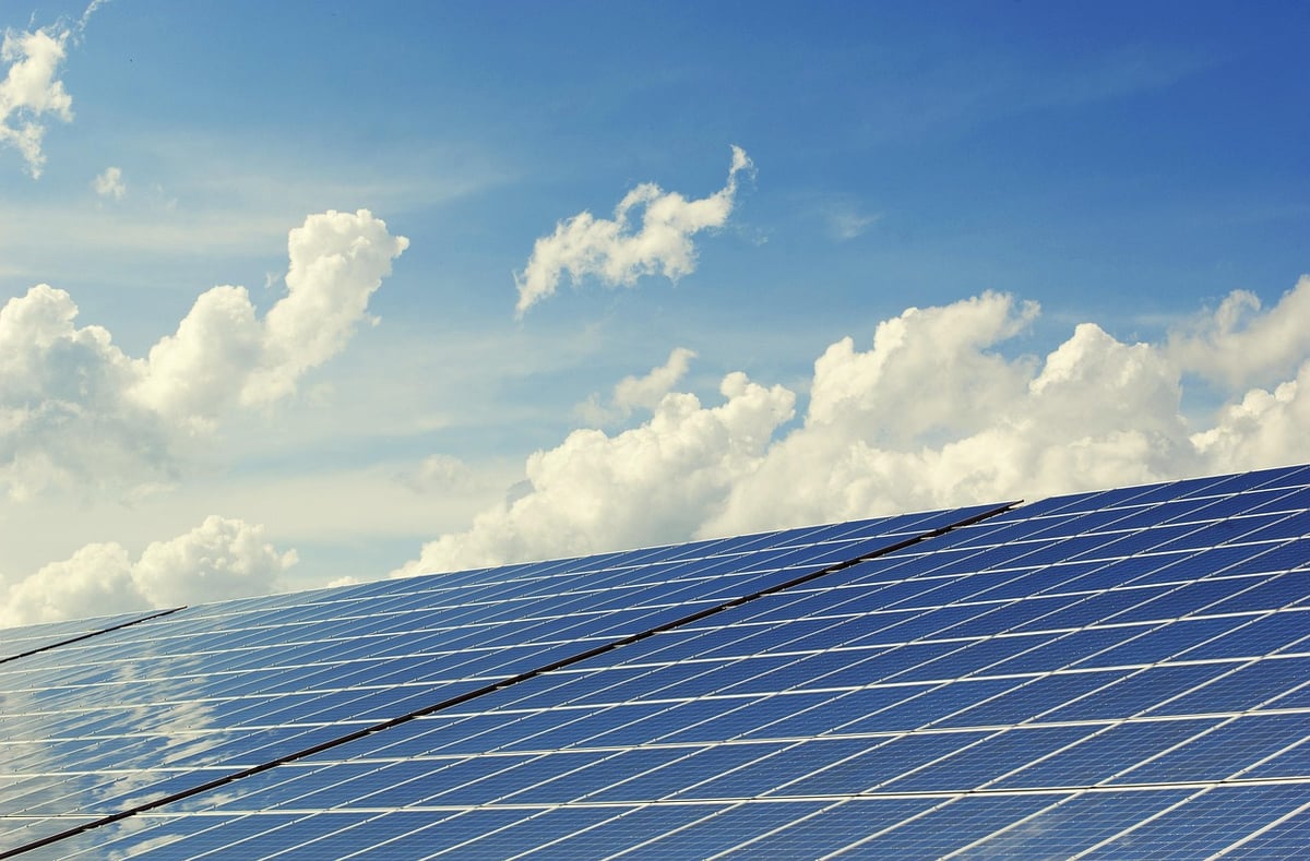 Comprendre la loi d’accélération des énergies renouvelables : quelles sont ses nouvelles obligations ?