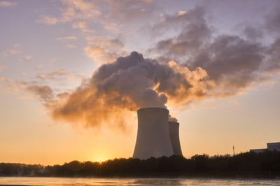 La programmation énergétique sur plusieurs années : les députés réaffirment l’importance du nucléaire en tant que pilier des énergies décarbonées