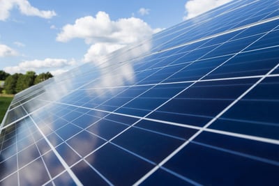 Évolution de la programmation pluriannuelle de l’énergie : le Gouvernement propose de revoir les objectifs de production d’électricité solaire photovoltaïque
