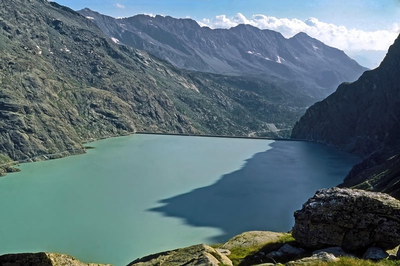 Énergie hydraulique : comprendre son fonctionnement et ses avantages
