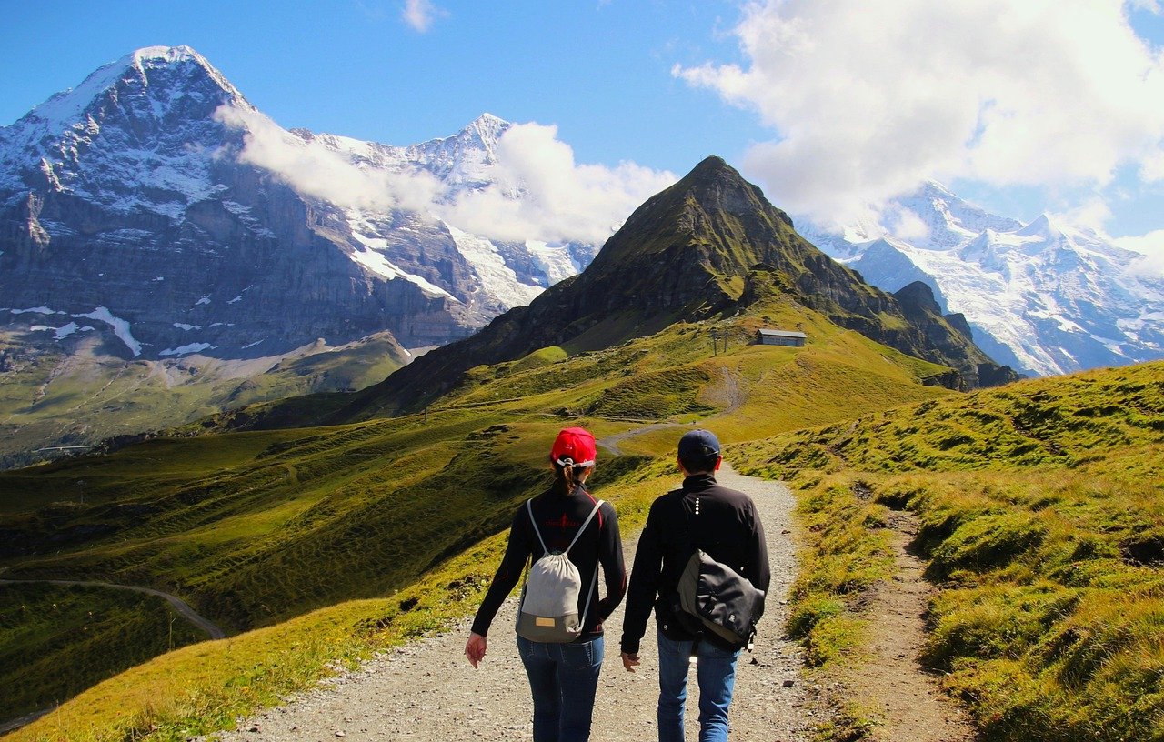 découvrez notre tour écologique, une expérience immersive au cœur de la nature. explorez des paysages préservés, apprenez sur la biodiversité et participez à des activités durables tout en respectant l'environnement. rejoignez-nous pour une aventure écoresponsable qui allie découverte et protection de la planète.