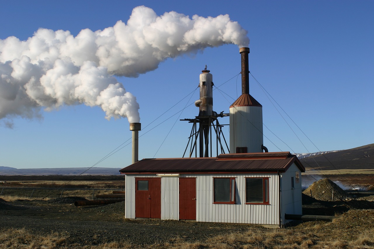 découvrez l'énergie géothermique, une source d'énergie renouvelable et durable qui exploite la chaleur de la terre pour produire de l'électricité et chauffer des bâtiments. apprenez comment cette technologie contribue à la transition énergétique et à la lutte contre le changement climatique.