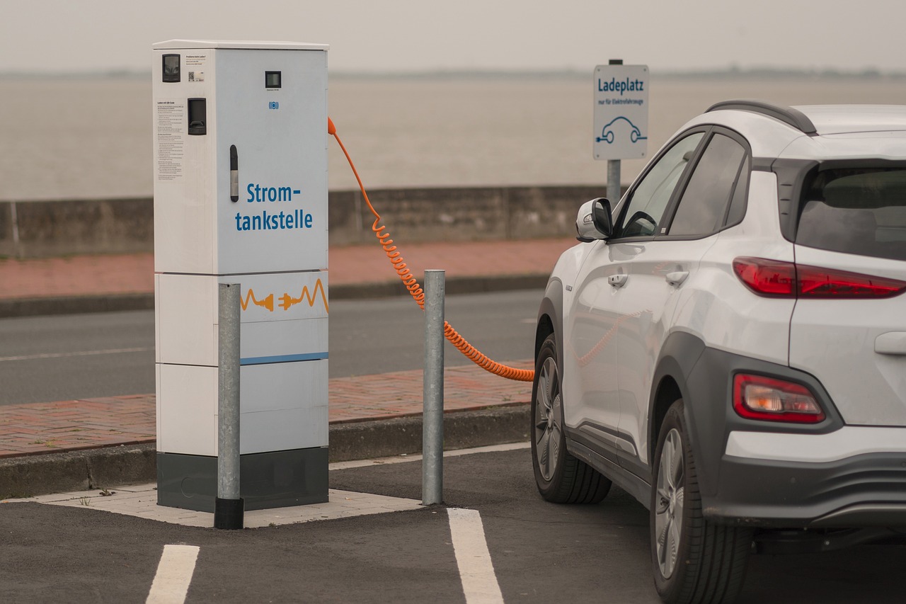 découvrez l'avenir du transport avec la mobilité électrique. explorez les avantages des véhicules électriques, des solutions de recharge et des innovations qui transforment notre manière de nous déplacer tout en préservant l'environnement.