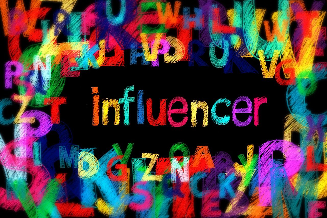 découvrez l'univers des influenceurs : leur impact sur les tendances, les stratégies de collaboration et comment ils transforment le monde du marketing digital. plongez dans l'analyse des meilleures pratiques pour engager votre audience et booster votre visibilité.