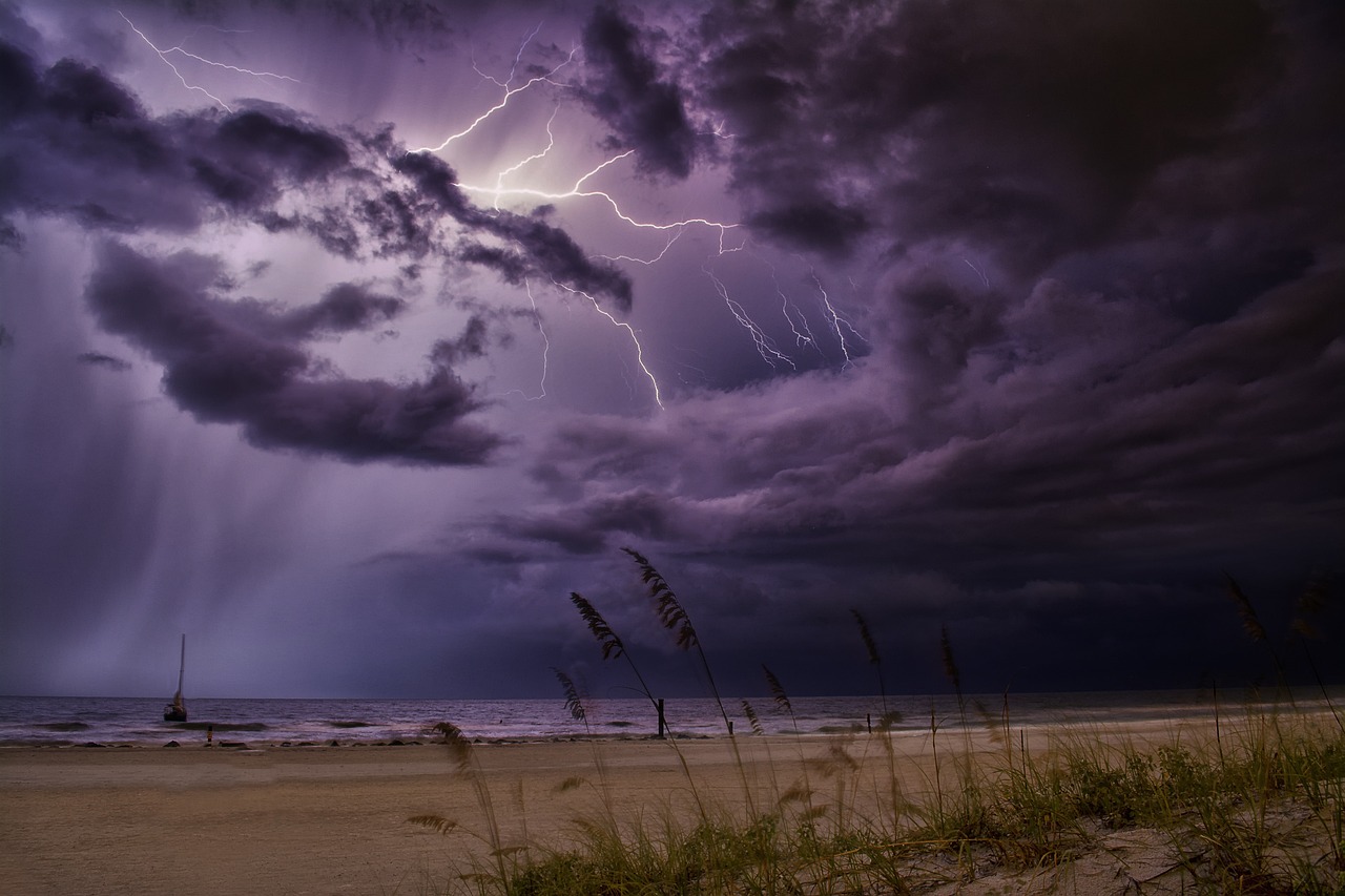 découvrez tout sur les tempêtes : causes, impacts et conseils pour se préparer face à ces phénomènes naturels puissants qui peuvent affecter notre quotidien.