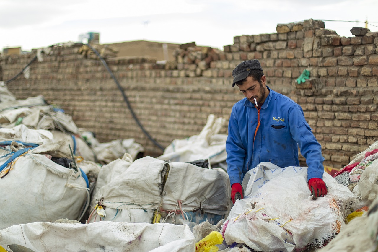 découvrez des solutions innovantes et durables pour la gestion des déchets. notre approche vous aide à réduire votre impact environnemental tout en optimisant les ressources. apprenez comment améliorer votre stratégie de gestion des déchets et contribuez à un avenir plus vert.