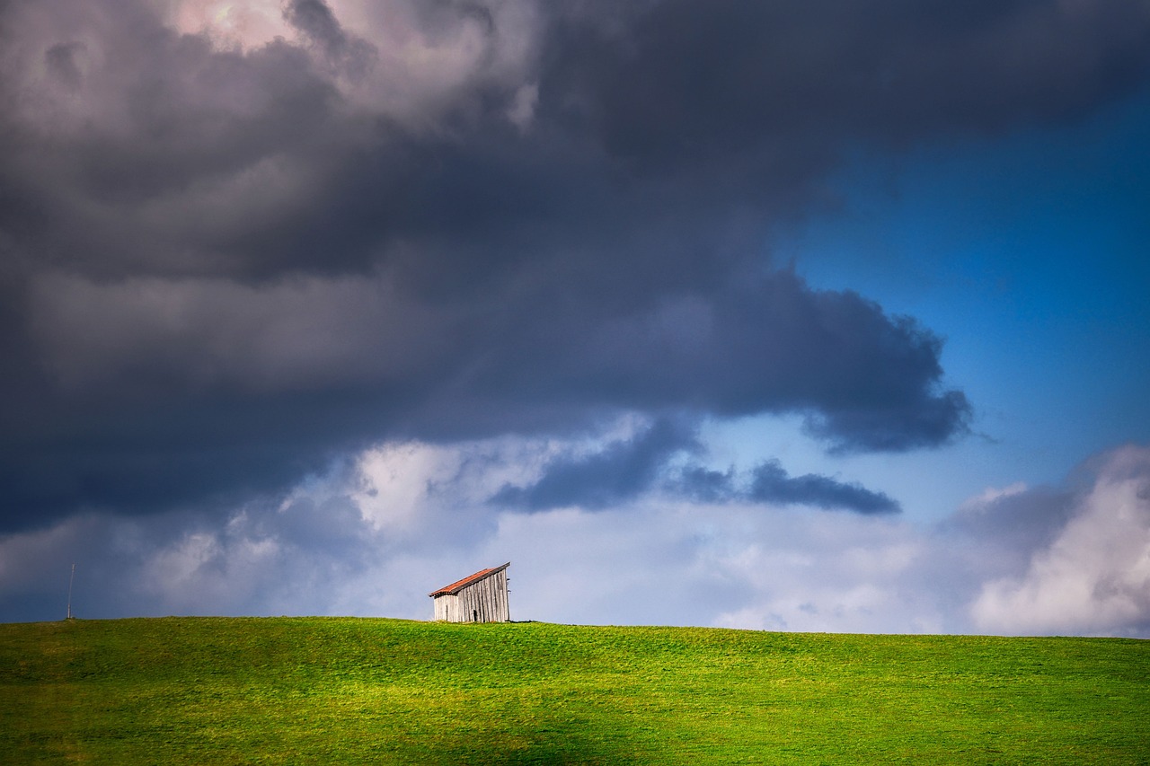 découvrez les phénomènes météorologiques fascinants qui influencent notre climat et notre environnement. explorez des événements tels que les tempêtes, les ouragans, les tornades et bien d'autres, tout en apprenant comment ils se forment et leur impact sur notre vie quotidienne.