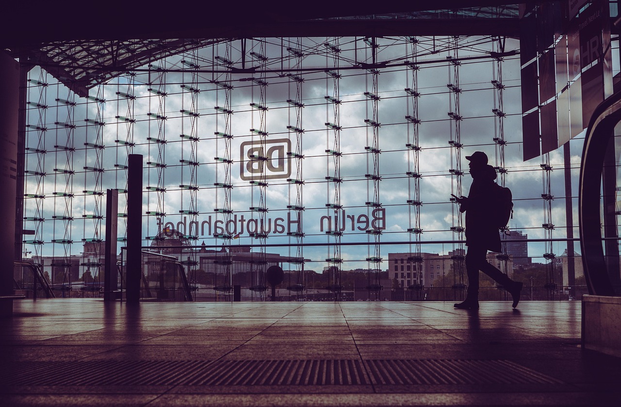 découvrez l'importance du capital humain dans le développement des entreprises et des sociétés. apprenez comment investir dans les compétences et le bien-être des employés peut conduire à une performance accrue et à une croissance durable.