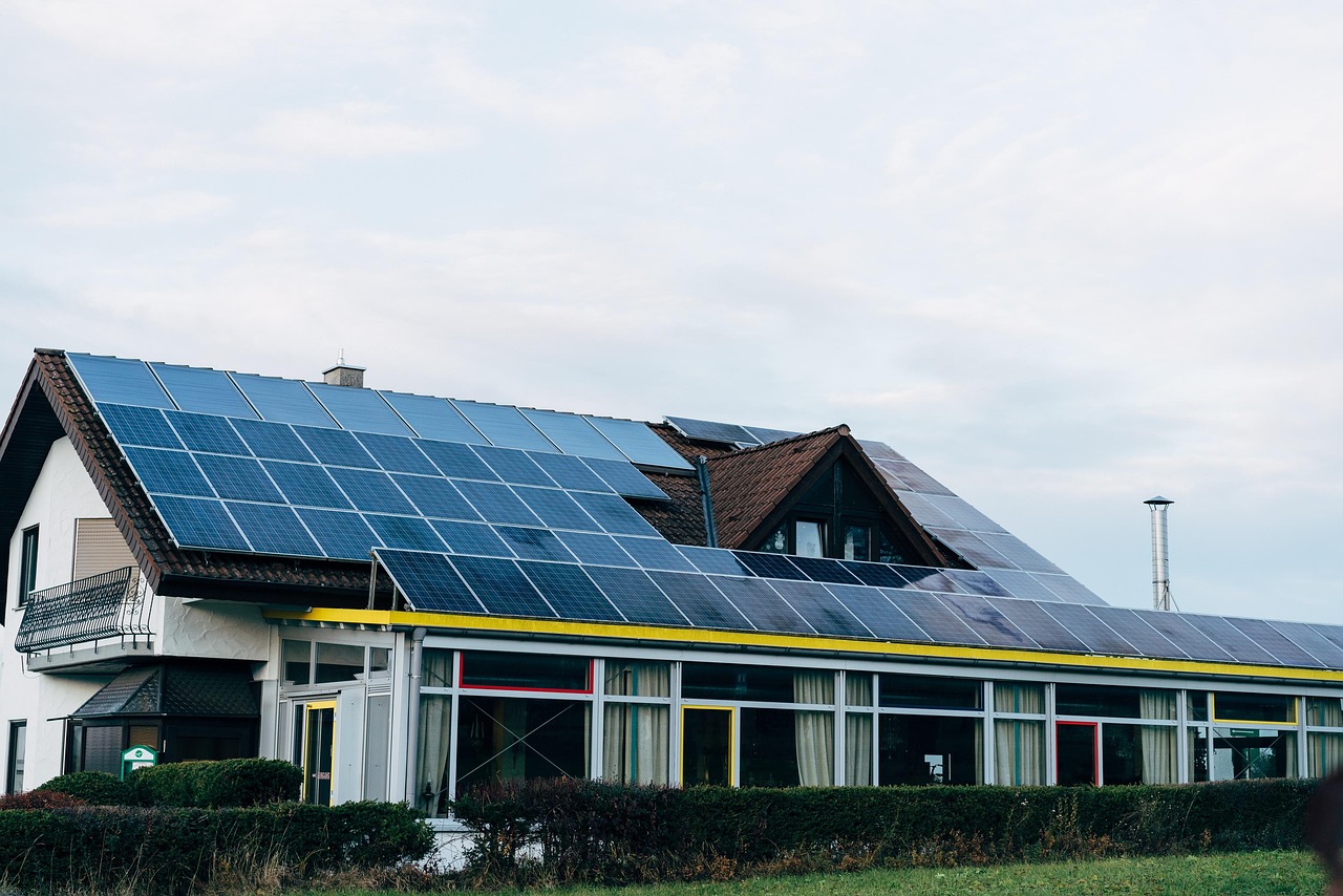 découvrez les bâtiments à énergie positive qui allient innovation et durabilité. ces constructions écologiques produisent plus d'énergie qu'elles n'en consomment, offrant ainsi un avenir plus vert et respectueux de l'environnement. explorez les avantages et les solutions pour intégrer ces bâtiments dans votre projet de construction.