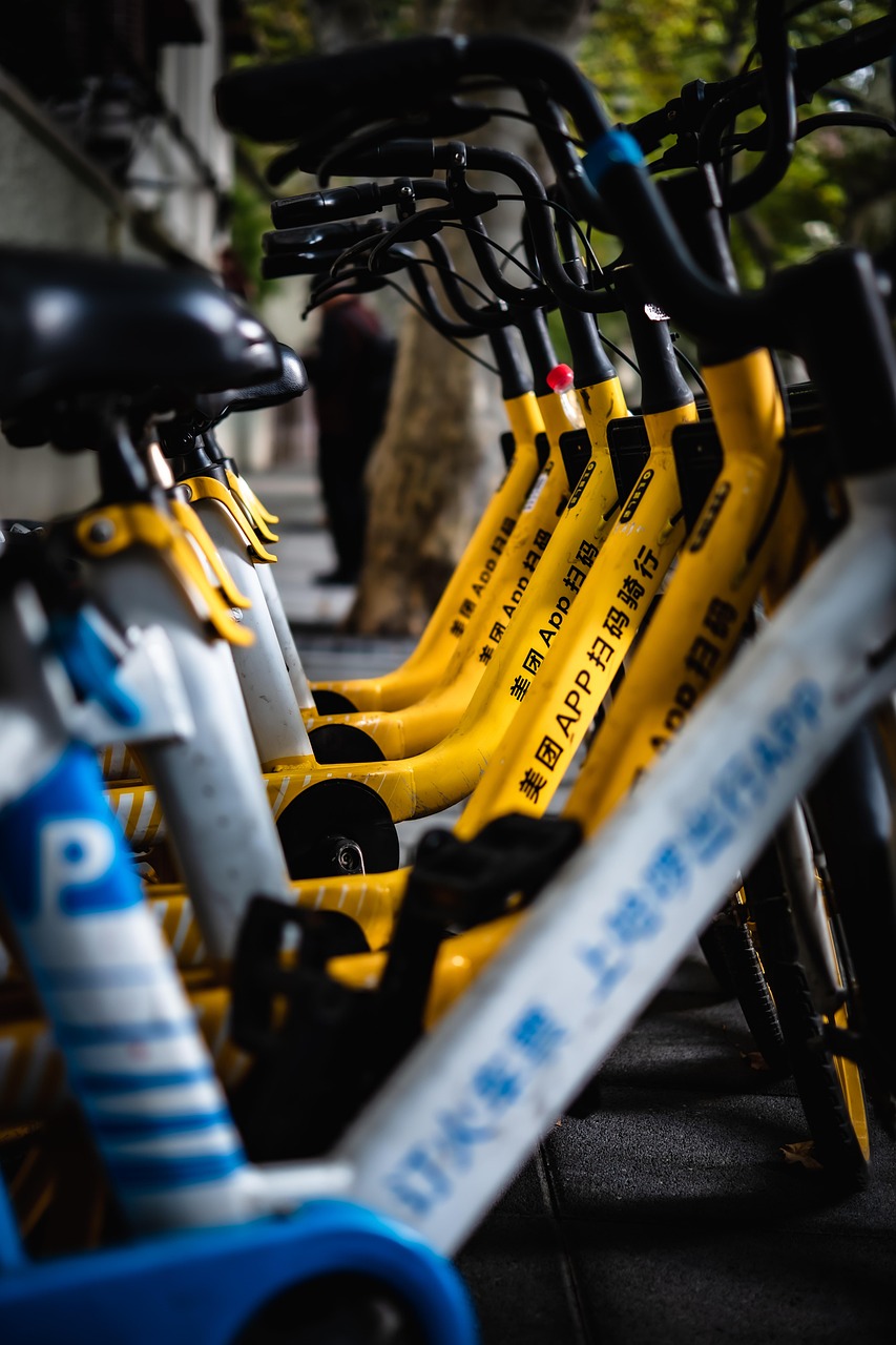 découvrez les solutions de mobilité durable qui révolutionnent nos déplacements. explorez des alternatives écologiques, des technologies innovantes et des pratiques responsables pour un avenir où la mobilité respecte l'environnement.