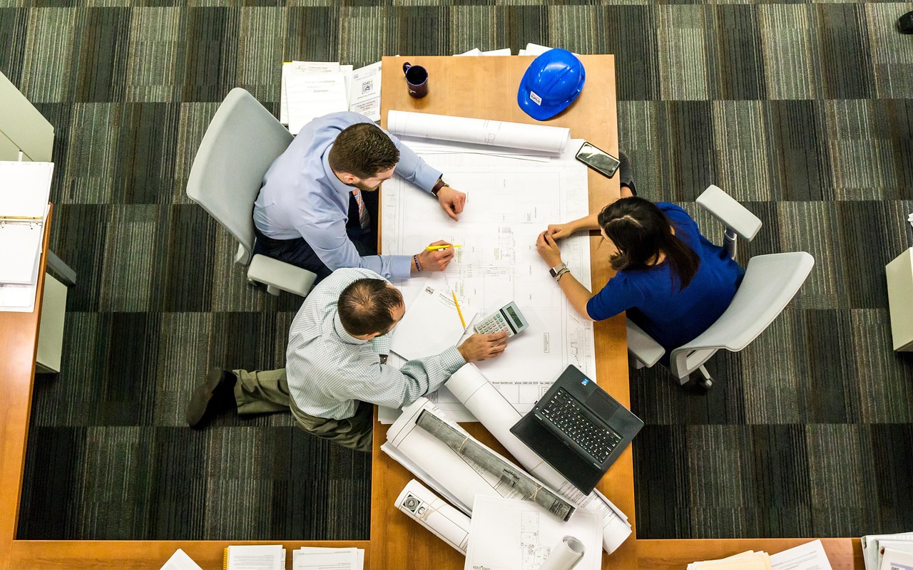 découvrez l'importance de la collaboration dans le travail d'équipe. apprenez comment favoriser un environnement coopératif pour améliorer la créativité, la productivité et atteindre vos objectifs communs.