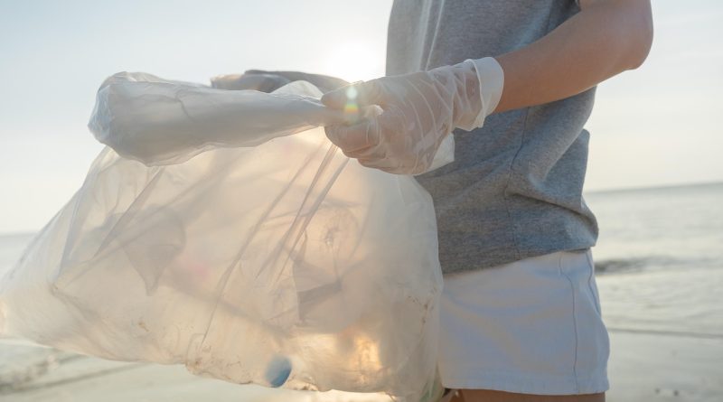 découvrez les causes et les conséquences de la pollution plastique sur notre environnement, ainsi que des solutions pour réduire votre impact et protéger la planète.