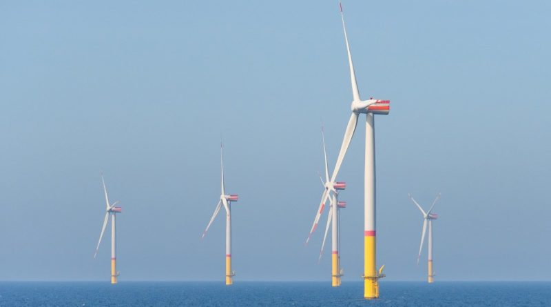 découvrez tout sur les éoliennes offshore : fonctionnement, avantages, innovations et leur rôle clé dans la production d’énergie renouvelable en mer.
