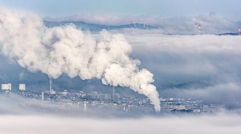 découvrez les enjeux de la pollution de l'air, ses impacts sur la santé et l'environnement, ainsi que les solutions pour réduire notre empreinte écologique et améliorer la qualité de l'air que nous respirons.