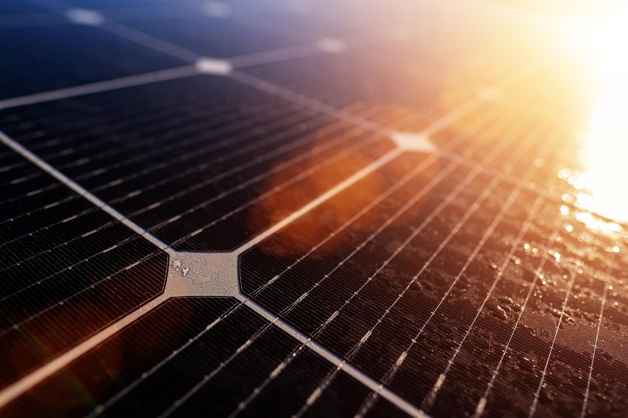 découvrez les avantages de l'énergie solaire : une solution écologique et économique pour produire votre électricité. initiez-vous au fonctionnement des panneaux solaires et transformez la lumière du soleil en énergie propre et renouvelable.