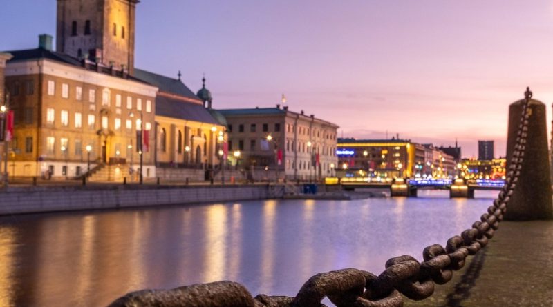 découvrez la suède, pays nordique fascinant aux paysages époustouflants, à la culture unique et à l’histoire riche. explorez ses villes modernes, sa nature préservée et ses traditions scandinaves.