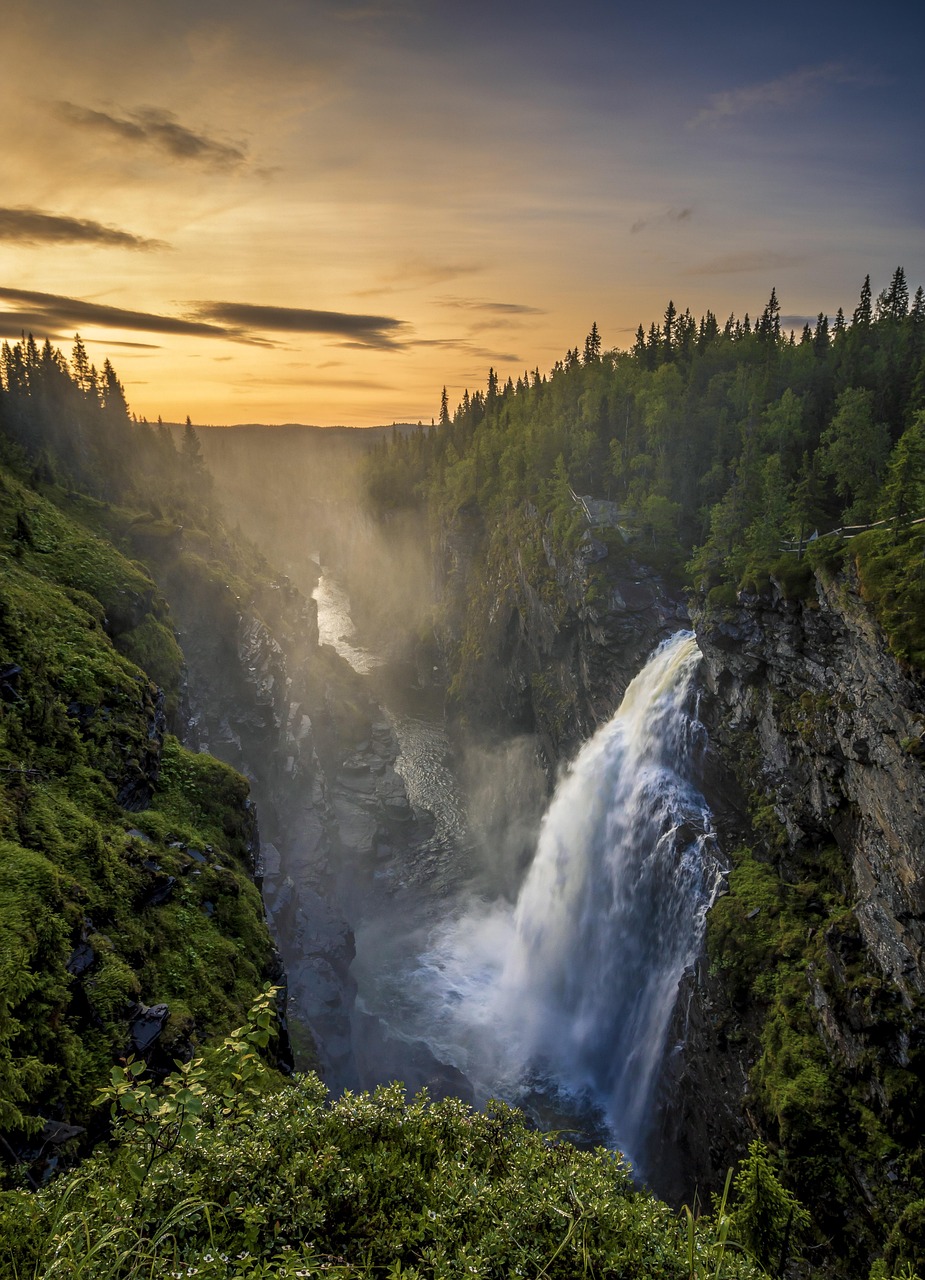 découvrez la suède, un pays scandinave connu pour ses paysages naturels époustouflants, son patrimoine culturel riche et sa qualité de vie exceptionnelle. explorez ses villes dynamiques, sa gastronomie innovante et la beauté de ses grands espaces.