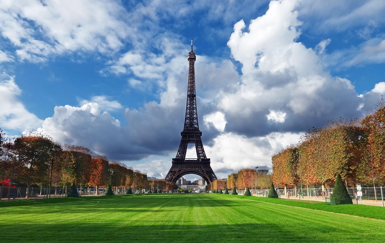découvrez l'essentiel de l'accord de paris, un traité international majeur adopté en 2015 pour lutter contre le changement climatique, réduire les émissions de gaz à effet de serre et promouvoir le développement durable à l'échelle mondiale.